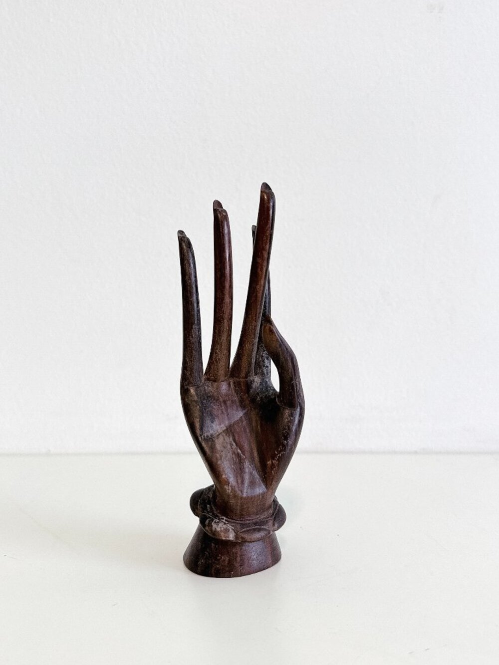 NJANA TILEM GALLERY HAND-CARVED WOODEN HAND SCULPTURE JEWELRY DISPLAY BALINESE